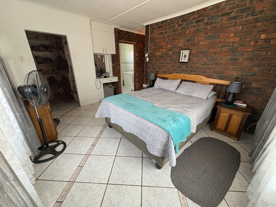 4 Bedroom Property for Sale in Beacon Bay Eastern Cape